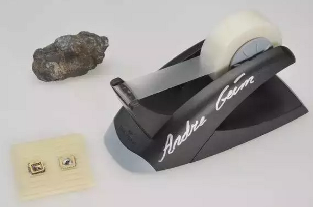 沸石濾料生產(chǎn)廠(chǎng)家—二維碳網(wǎng)石墨烯,污水處理蘊(yùn)潛力,神奇的治水利器!