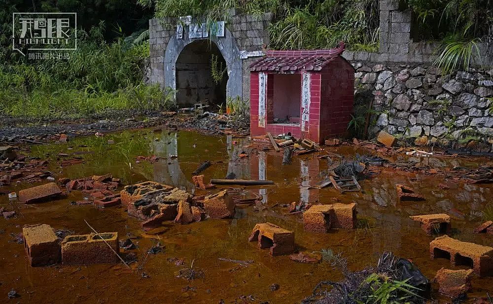 2019年堿式氯化鋁廠家發布重金屬和“毒水”陰影下的村莊:十年無人治理,農田被染成鐵銹色