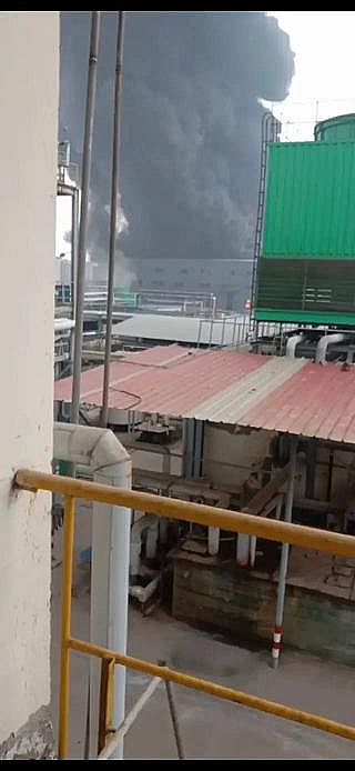 2022年錳砂濾料廠家石家莊一化工廠突發大火,現場不斷傳出爆炸聲!