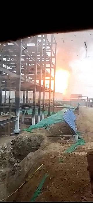 2022年錳砂濾料廠家石家莊一化工廠突發大火,現場不斷傳出爆炸聲!