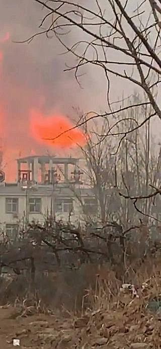 2022年錳砂濾料廠家石家莊一化工廠突發大火,現場不斷傳出爆炸聲!